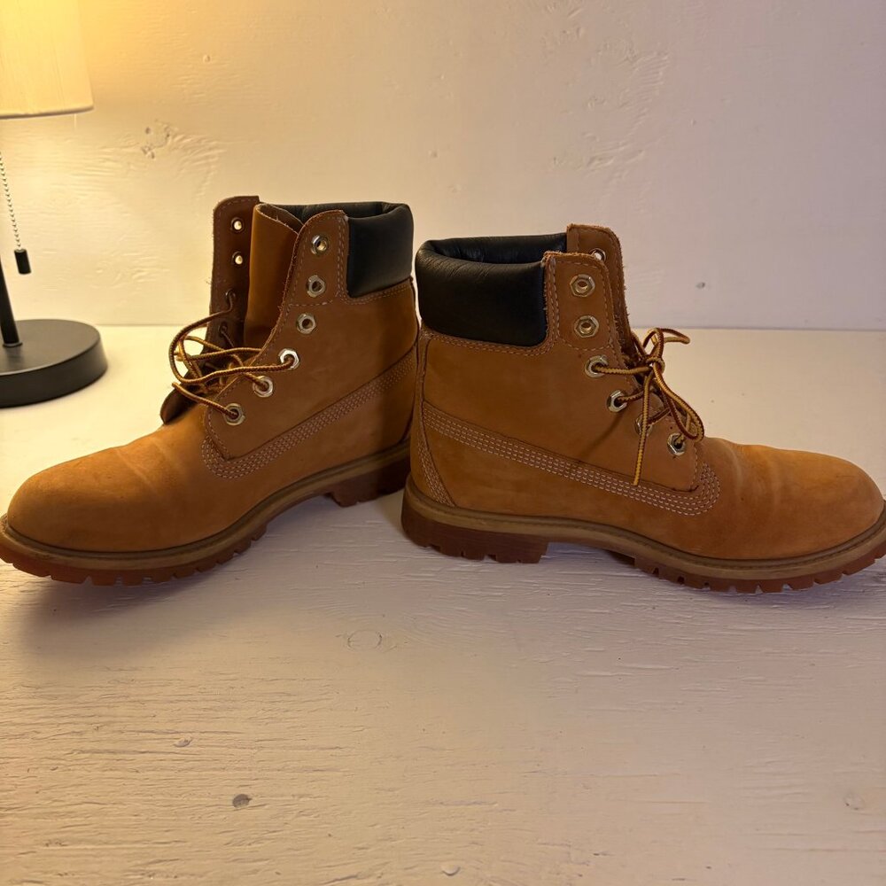 Timberland size 8 NARROW Tan Lace Up Boots for Women - Picture 5 of 5